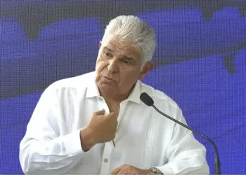 Mulino dice que analizaría una oficina comercial taiwanesa en Panamá, aunque critica viaje de diputados