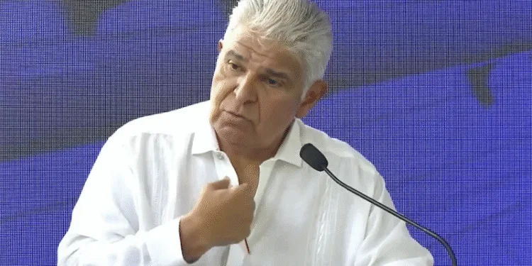 Mulino dice que analizaría una oficina comercial taiwanesa en Panamá, aunque critica viaje de diputados