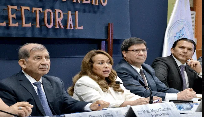 Corte Suprema de Guatemala ampara a magistrados electorales y los reintegra en sus funciones