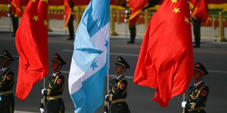 Analistas hondureños denuncian injerencia de China en las elecciones y advierten intento de favorecer al oficialismo