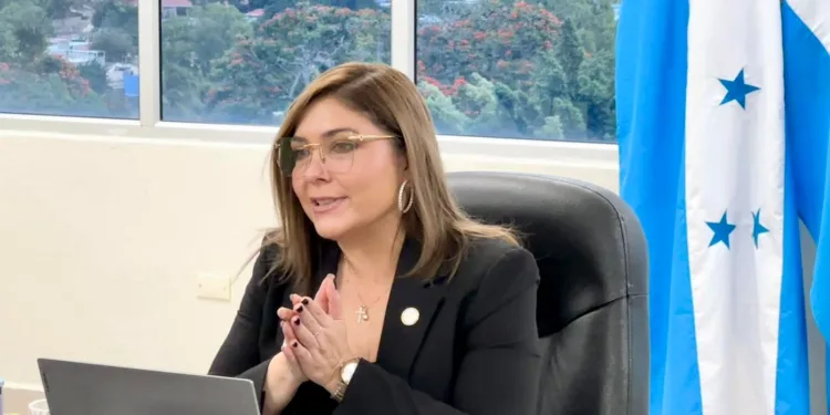 Presidenta del Consejo Electoral llama a candidatos en Honduras a respetar resultados oficiales y alerta sobre desinformación electoral
