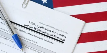 Emigración, Leyes y Justicia