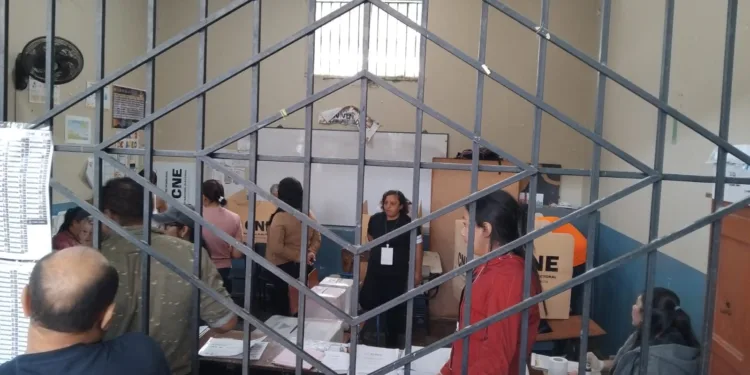 Consejo Electoral de Honduras anuncia prórroga en horario para votación