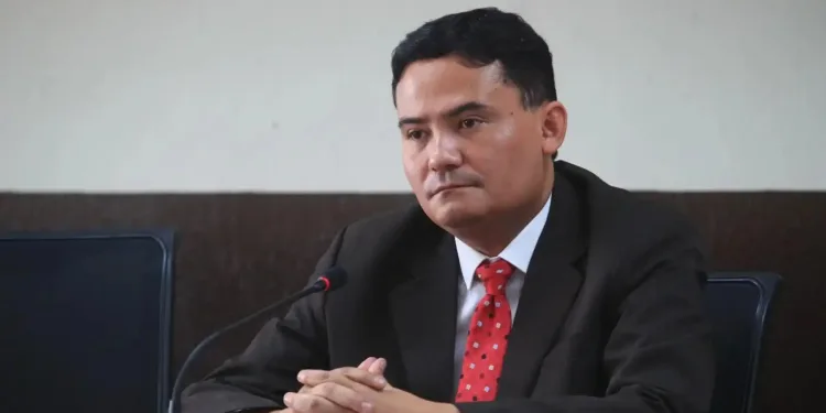 Estas son las denuncias que podrían costarle el cargo al juez Fredy Orellana en Guatemala