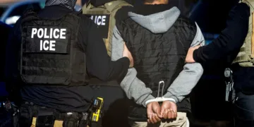 Migrantes detenidos irregularmente en Estados Unidos recibirán $166 mil de compensación