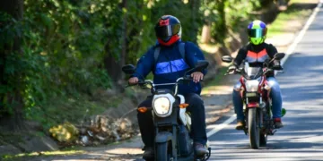 Solo el 46.5 % de motociclistas en El Salvador tiene licencia vigente, según datos oficiales