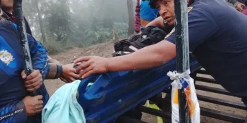 Volcán de Fuego en Guatemala: turista sufre quemaduras en “casi todo el cuerpo” tras acercarse al cráter en erupción