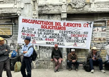 Veteranos militares anuncian protestas en toda Guatemala; el Gobierno advierte que no permitirá bloqueos