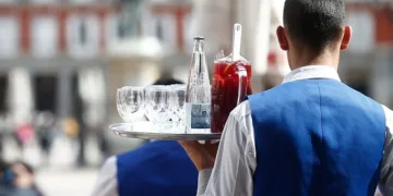 Sin migrantes, no hay relevo laboral: España advierte un fuerte déficit de trabajadores en la próxima década