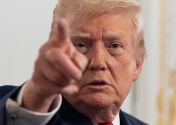 Trump anuncia operativos en tierra contra redes venezolanas y advierte: “sabemos dónde viven”