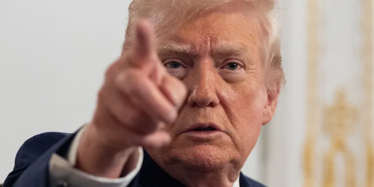 Trump anuncia operativos en tierra contra redes venezolanas y advierte: “sabemos dónde viven”