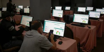 Escrutinio especial en Honduras enfrenta retrasos y presión política que alargan crisis electoral