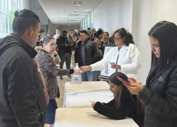 Participación electoral en Honduras ronda el 65% y el bipartidismo domina