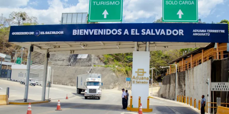 El Salvador y Guatemala lideran los despachos aduaneros más rápidos de Latinoamérica