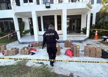  Autoridades salvadoreñas interceptan lancha con cargamento de cocaína valorado en $11.3 millones