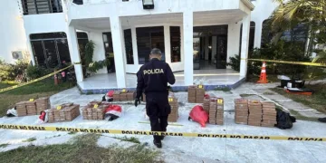  Autoridades salvadoreñas interceptan lancha con cargamento de cocaína valorado en $11.3 millones