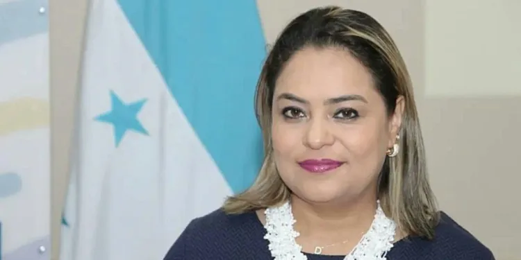 Arrestan en Honduras a exfuncionaria señalada por irregularidades en su gestión 
