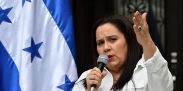 Esposa de Juan Orlando Hernández confía en que un triunfo del Partido Nacional permitirá su regreso a Honduras