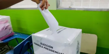 Honduras sigue en tensión electoral: el recuento avanza lento y la diferencia entre candidatos es mínima