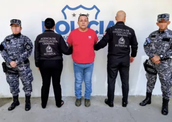 Ministro de Seguridad de El Salvador confirma la extradición a México de presunto secuestrador
