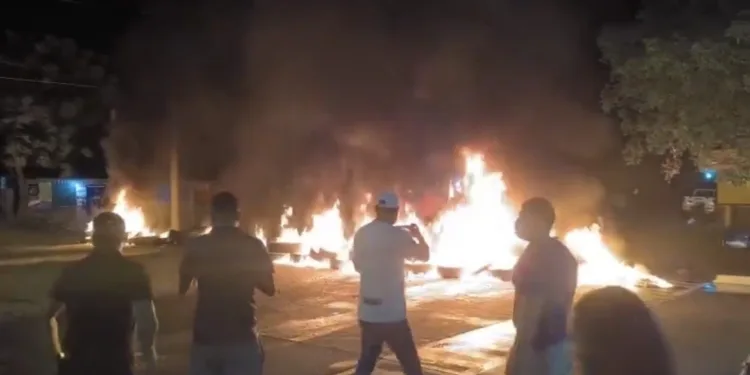 Honduras: Libre desconoce las elecciones, denuncia injerencia de EE UU y llama a protestas en las calles