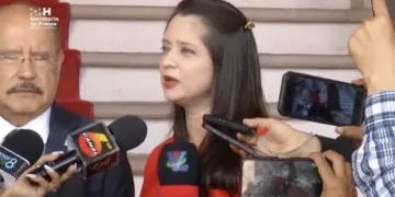 Diputada oficialista de Honduras pone su curul a disposición de Libre y Mel Zelaya