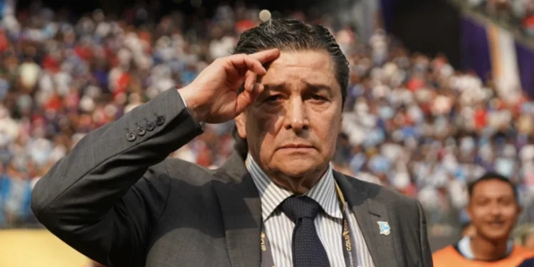 El Flaco Tena seguirá al frente de la Selección de Guatemala hasta 2030