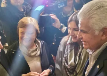 Presidente panameño se reúne con el venezolano Edmundo González a quien llama “presidente electo por amplia mayoría”