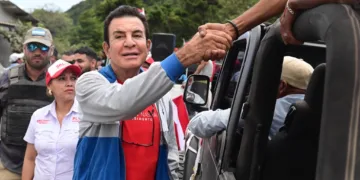 Honduras: Salvador Nasralla enfrenta presión interna y externa en medio del drama del escrutinio que no le favorece
