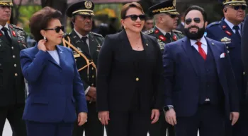 Presidenta de Honduras vuelve a denunciar injerencia de Donald Trump y advierte sobre “golpe electoral”