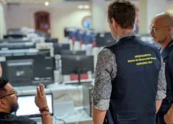 Unión Europea reafirma apoyo al proceso electoral en Honduras y pide respetar el recuento de votos