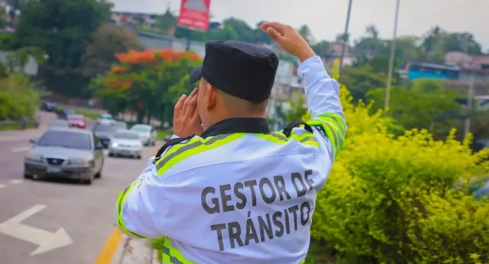 El Salvador activa plan de temporada navideña con más de 250 puntos de control y 400 actividades públicas