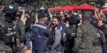 Crisis en Honduras: consejera denuncia disturbios en centro electoral y caudillo de la izquierda convoca a movilizaciones