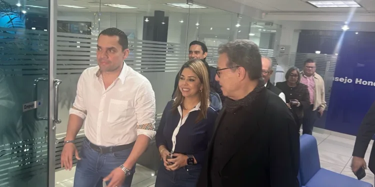 Partido Nacional y Partido Liberal acuerdan escrutinio especial de 2,794 actas presidenciales en Honduras