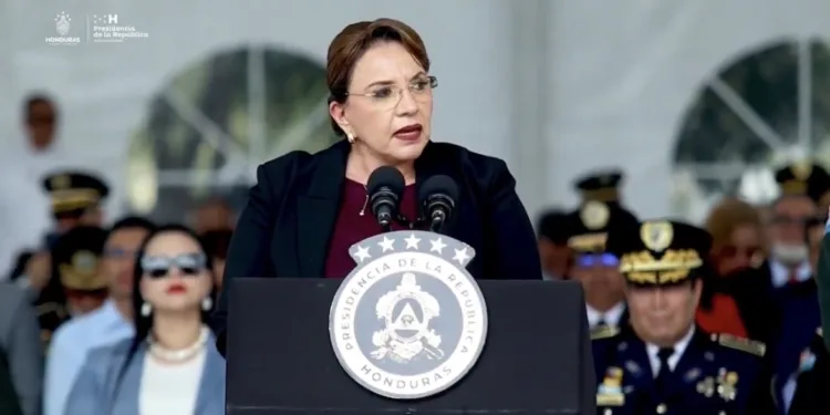 Presidenta de Honduras asegura que aceptará resultados del Consejo Electoral y anuncia transición pacífica tras comicios