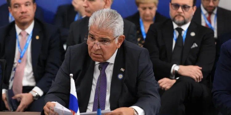 Presidente de Panamá impulsa inversión e integración regional en su participación en la Cumbre del Mercosur