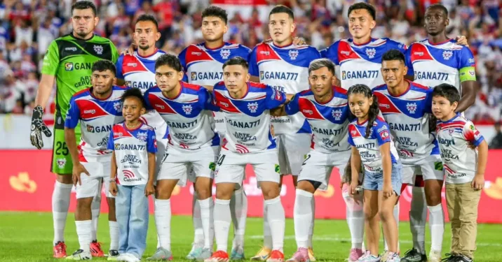 Firpo campeón del Apertura 2025: 12 años y medio después, los toros vuelven a la cima del fútbol salvadoreño