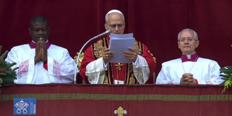 Papa León XIV pide diálogo y paz en América Latina en su primer mensaje de Navidad ‘Urbi et Orbi’