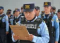 Retraso en pago a policías en Honduras eleva tensión y aviva amenaza de huelga