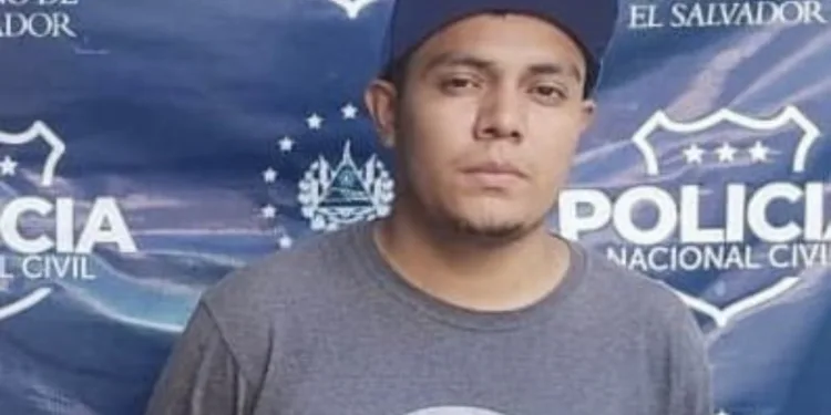 Policía salvadoreña captura a pandillero de la MS-13 tras regresar de Guatemala y amenazar a vecinos en el occidente del país
