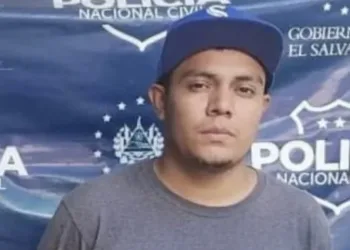 Policía salvadoreña captura a pandillero de la MS-13 tras regresar de Guatemala y amenazar a vecinos en el occidente del país