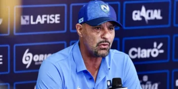 Marco Antonio el Fantasma Figueroa asume como nuevo técnico de Comunicaciones FC de Guatemala