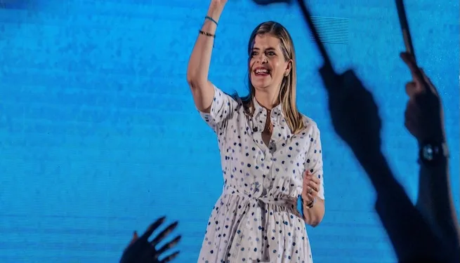 Encuesta revela amplia ventaja oficialista y alta indecisión de cara a elecciones presidenciales en Costa Rica