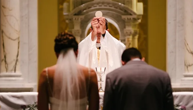 Matrimonios católicos caen 45 % en Costa Rica en las últimas dos décadas