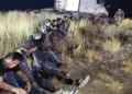 Capturan a migrantes centroamericanos ocultos en camión en Texas
