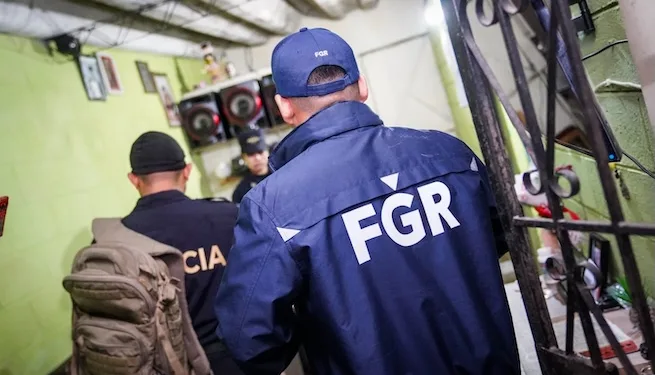 Autoridades salvadoreñas desarticulan banda que ofrecía visas falsas de trabajo en EEUU