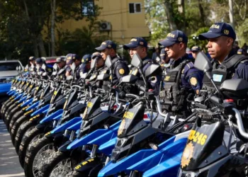 Gobierno guatemalteco entrega nuevo equipo vehicular a la PNC, donado por Taiwán, para reforzar seguridad