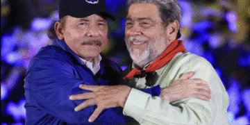 Otro régimen socialista de dos décadas se viene abajo y la izquierda radical se tambalea