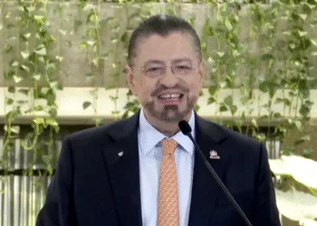 Tribunal electoral costarricense anuncia que reactivará proceso contra Chaves tras fin de su mandato