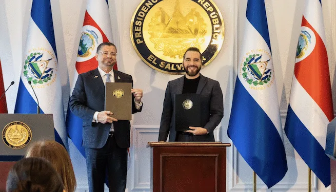 Presidente costarricense respalda modelo de seguridad aplicado por Bukele y rechaza que sea un dictador